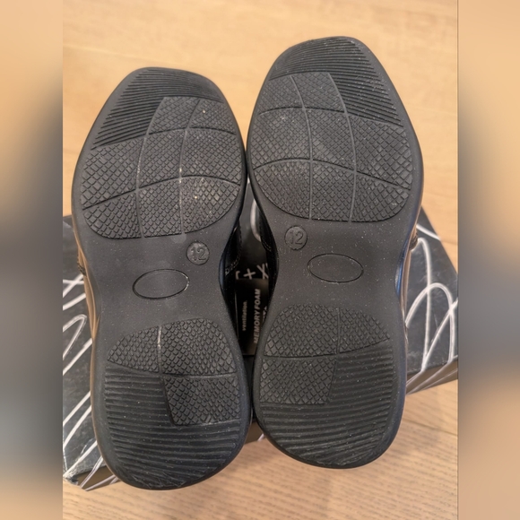 Brand new Max&Jake boys dress shoes - Picture 5 of 6